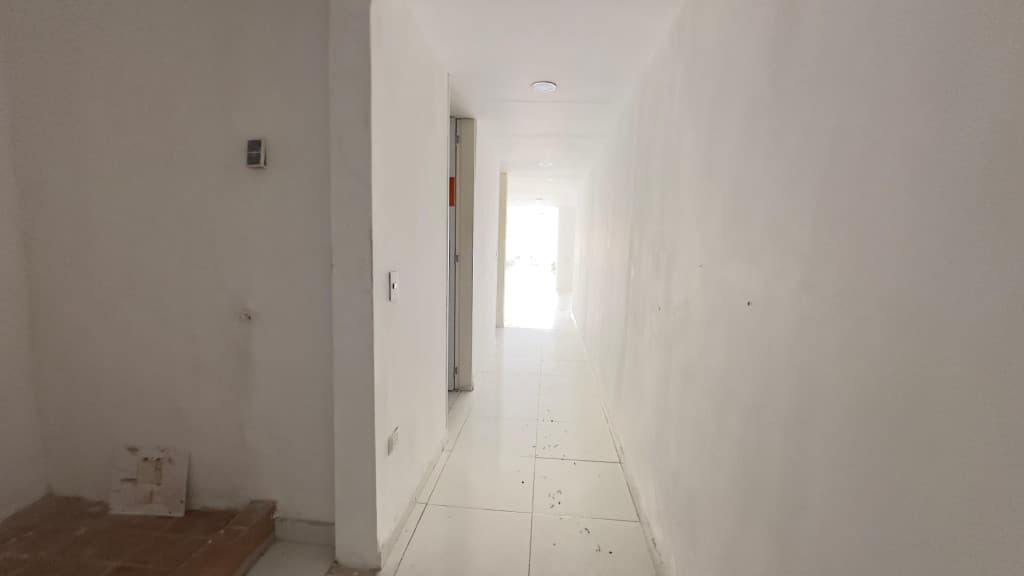 Imagen https://s3-us-west-2.amazonaws.com/pictures.domus.la/inmobiliaria_59/95285_17_1790364981.jpg