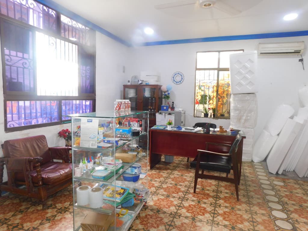 Imagen https://s3-us-west-2.amazonaws.com/pictures.domus.la/inmobiliaria_59/95288_3_1790175346.jpg