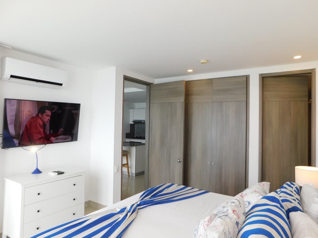 Imagen https://s3-us-west-2.amazonaws.com/pictures.domus.la/inmobiliaria_59/95353_15_1790967982.jpg