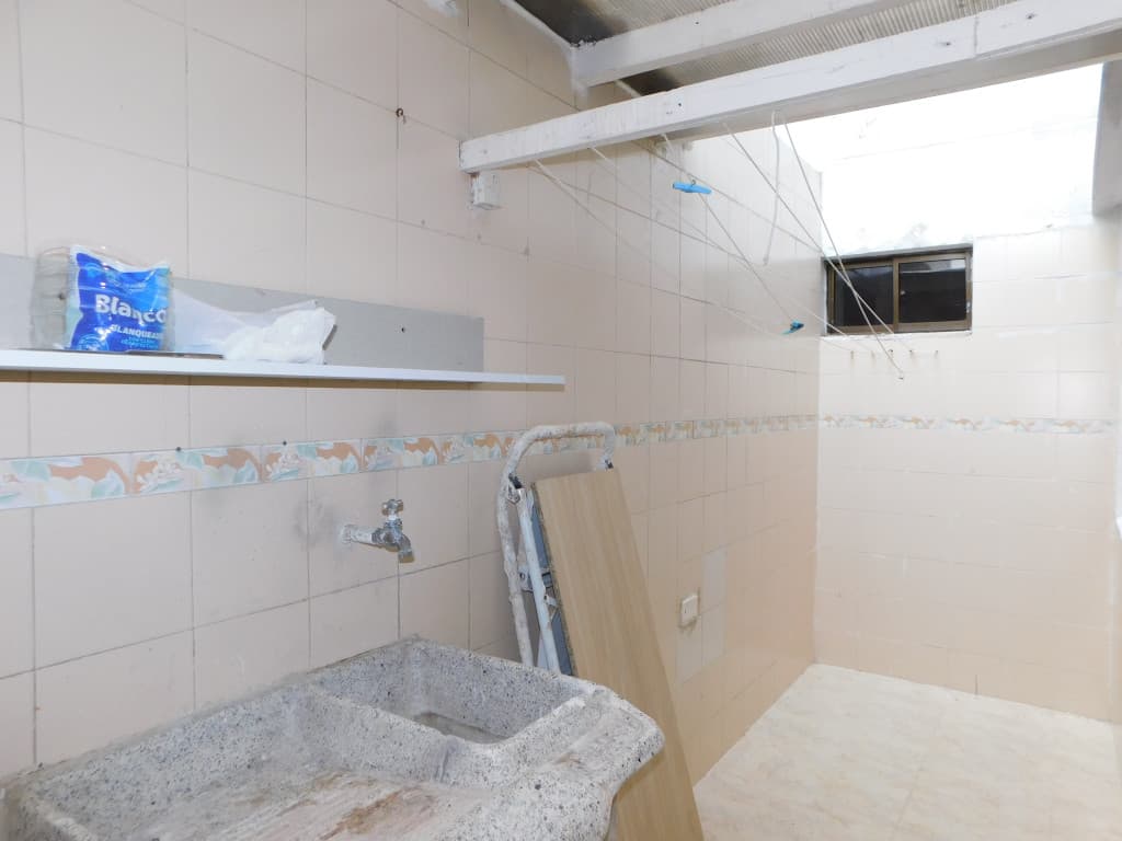 Imagen https://s3-us-west-2.amazonaws.com/pictures.domus.la/inmobiliaria_59/95354_12_1790968410.jpg