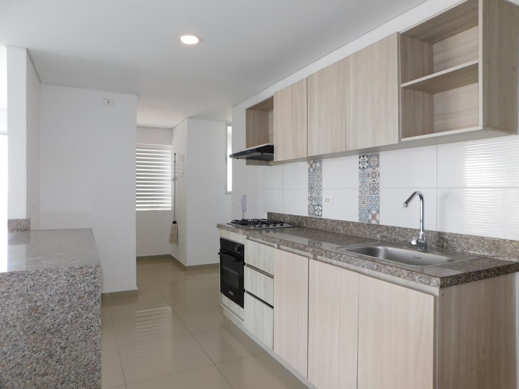 Imagen https://s3-us-west-2.amazonaws.com/pictures.domus.la/inmobiliaria_59/95355_28_1790968981.jpg