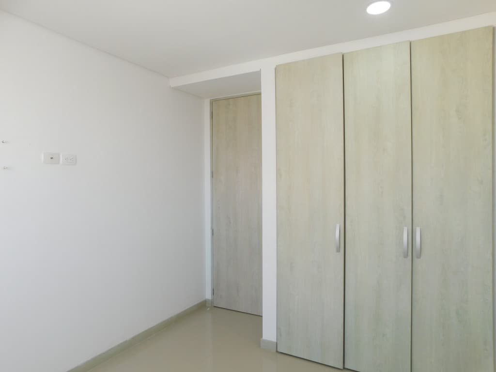 Imagen https://s3-us-west-2.amazonaws.com/pictures.domus.la/inmobiliaria_59/95356_24_1790969623.jpg