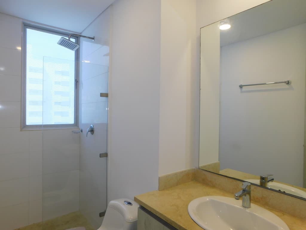 Imagen https://s3-us-west-2.amazonaws.com/pictures.domus.la/inmobiliaria_59/95356_28_1790969625.jpg