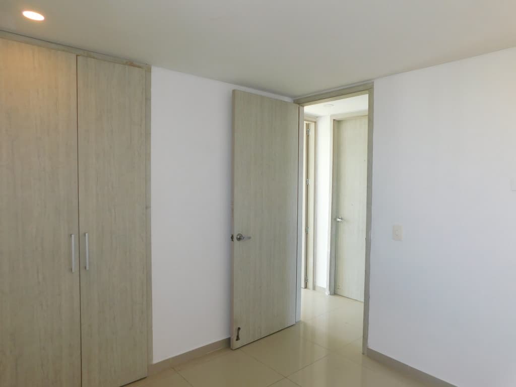 Imagen https://s3-us-west-2.amazonaws.com/pictures.domus.la/inmobiliaria_59/95357_23_1790970789.jpg