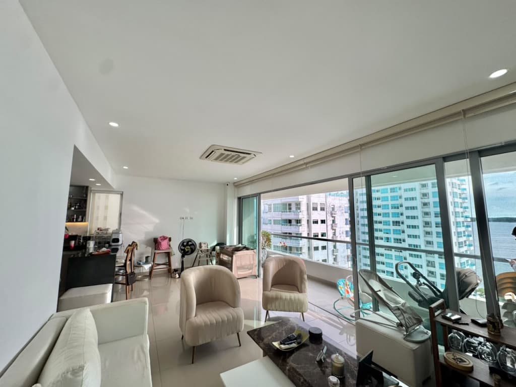 Imagen https://s3-us-west-2.amazonaws.com/pictures.domus.la/inmobiliaria_59/95358_11_1790969041.jpg