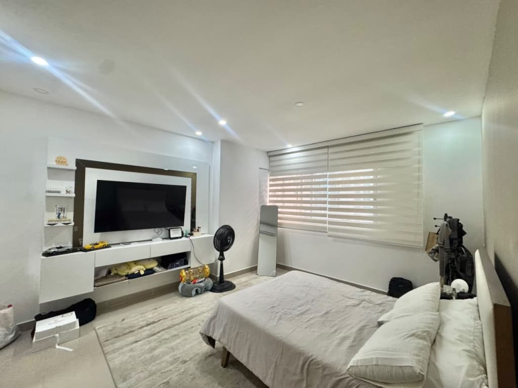 Imagen https://s3-us-west-2.amazonaws.com/pictures.domus.la/inmobiliaria_59/95358_16_1790969043.jpg