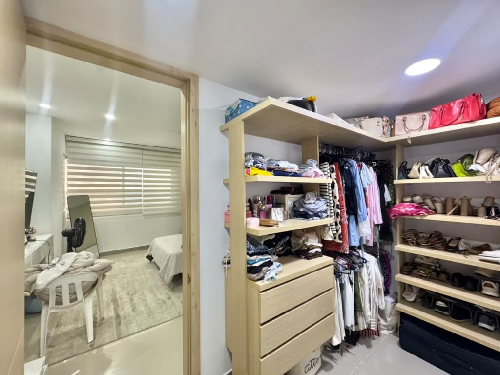 Imagen https://s3-us-west-2.amazonaws.com/pictures.domus.la/inmobiliaria_59/95358_18_1790969043.jpg