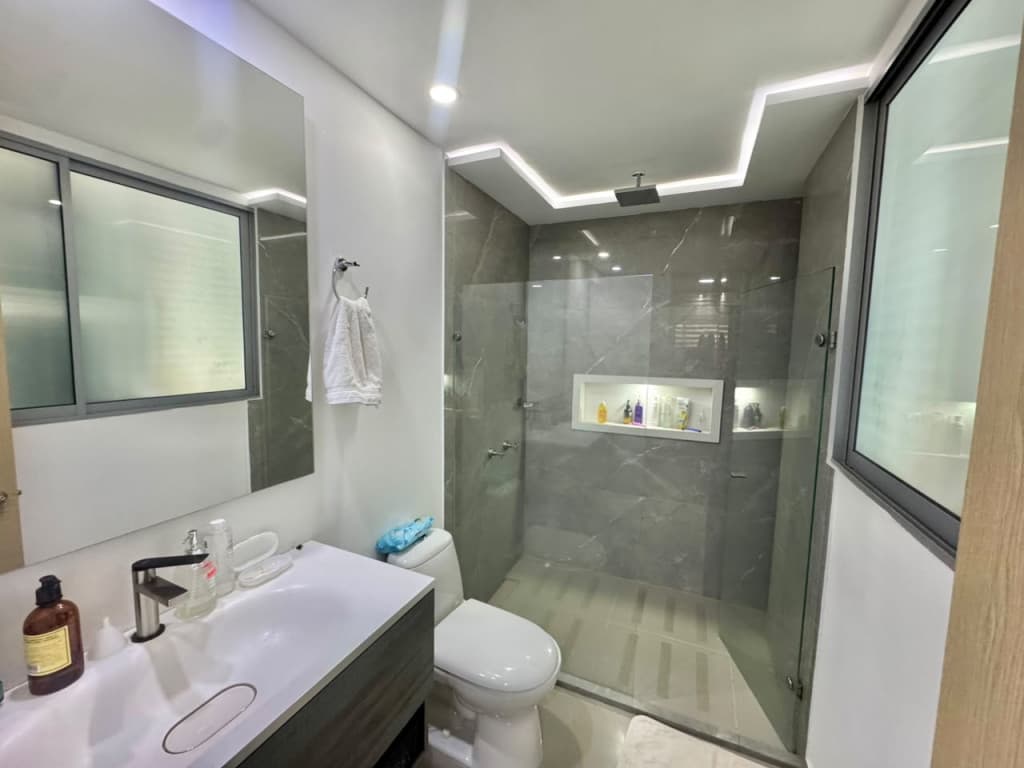 Imagen https://s3-us-west-2.amazonaws.com/pictures.domus.la/inmobiliaria_59/95358_19_1790969043.jpg