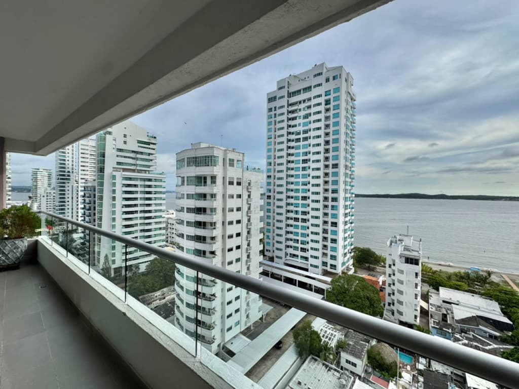 Imagen https://s3-us-west-2.amazonaws.com/pictures.domus.la/inmobiliaria_59/95358_7_1790969040.jpg