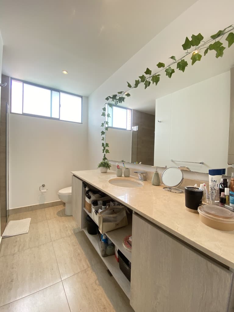 Imagen https://s3-us-west-2.amazonaws.com/pictures.domus.la/inmobiliaria_59/95359_18_1791228337.jpg