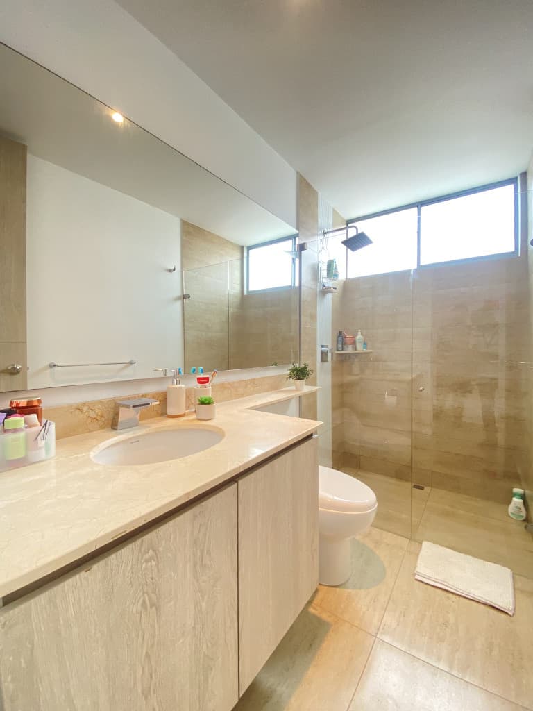 Imagen https://s3-us-west-2.amazonaws.com/pictures.domus.la/inmobiliaria_59/95359_21_1791228338.jpg