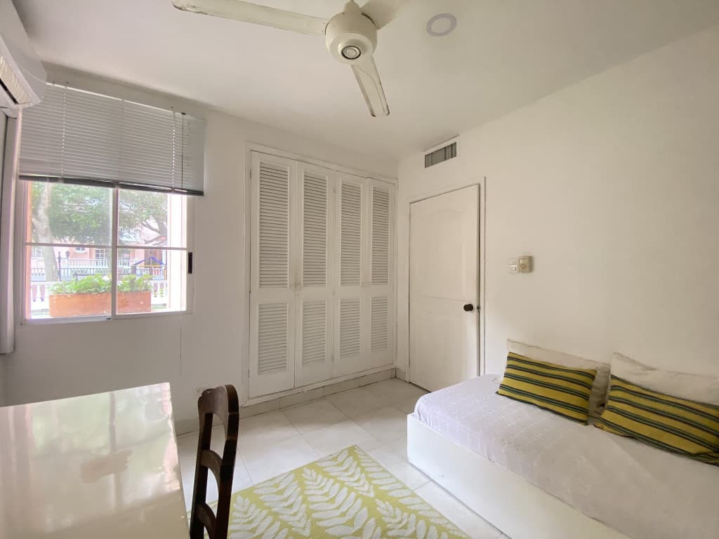 Imagen https://s3-us-west-2.amazonaws.com/pictures.domus.la/inmobiliaria_59/95360_17_1791229022.jpg