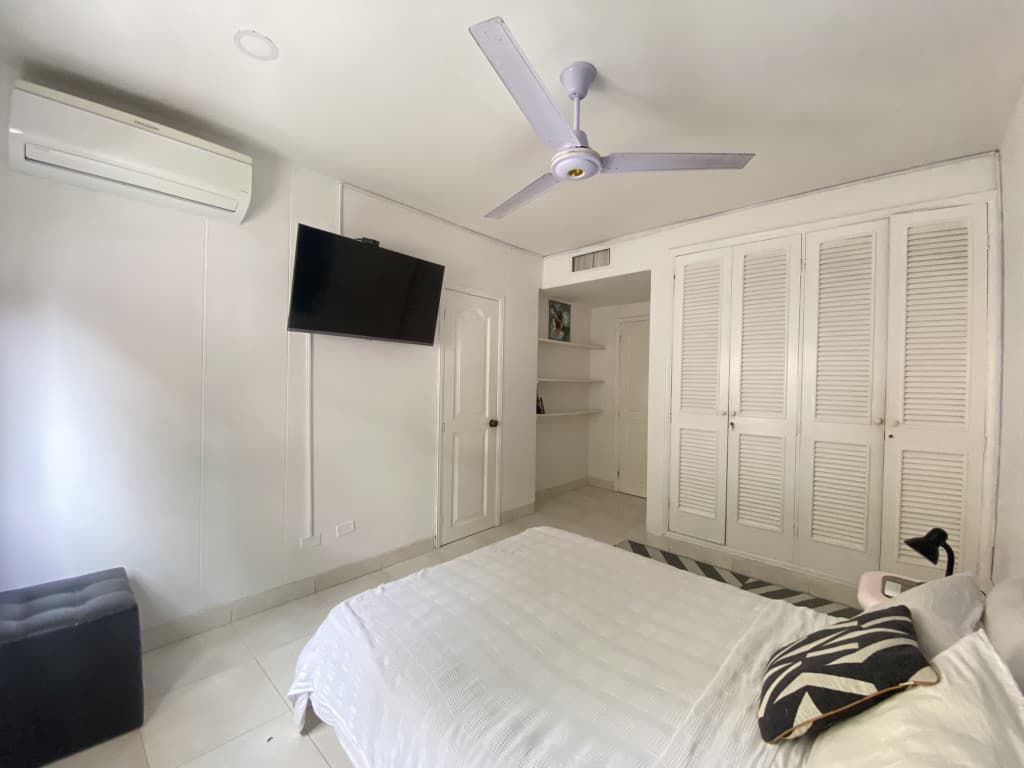 Imagen https://s3-us-west-2.amazonaws.com/pictures.domus.la/inmobiliaria_59/95360_19_1791229022.jpg