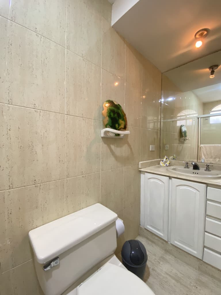 Imagen https://s3-us-west-2.amazonaws.com/pictures.domus.la/inmobiliaria_59/95360_21_1791229032.jpg