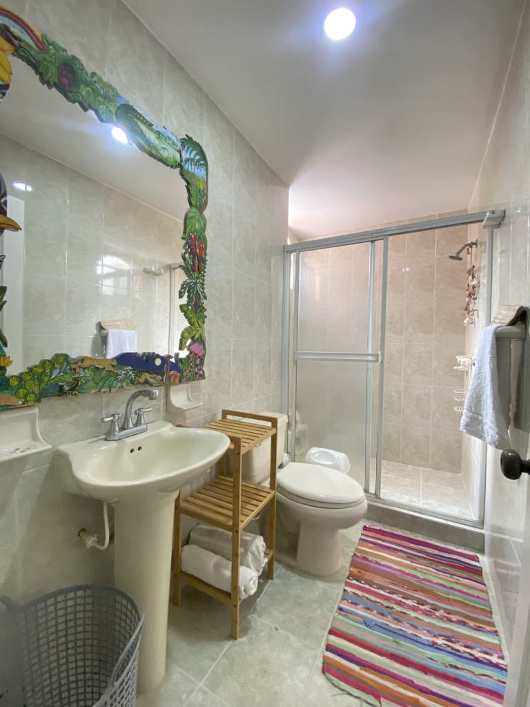 Imagen https://s3-us-west-2.amazonaws.com/pictures.domus.la/inmobiliaria_59/95360_22_1791229024.jpg