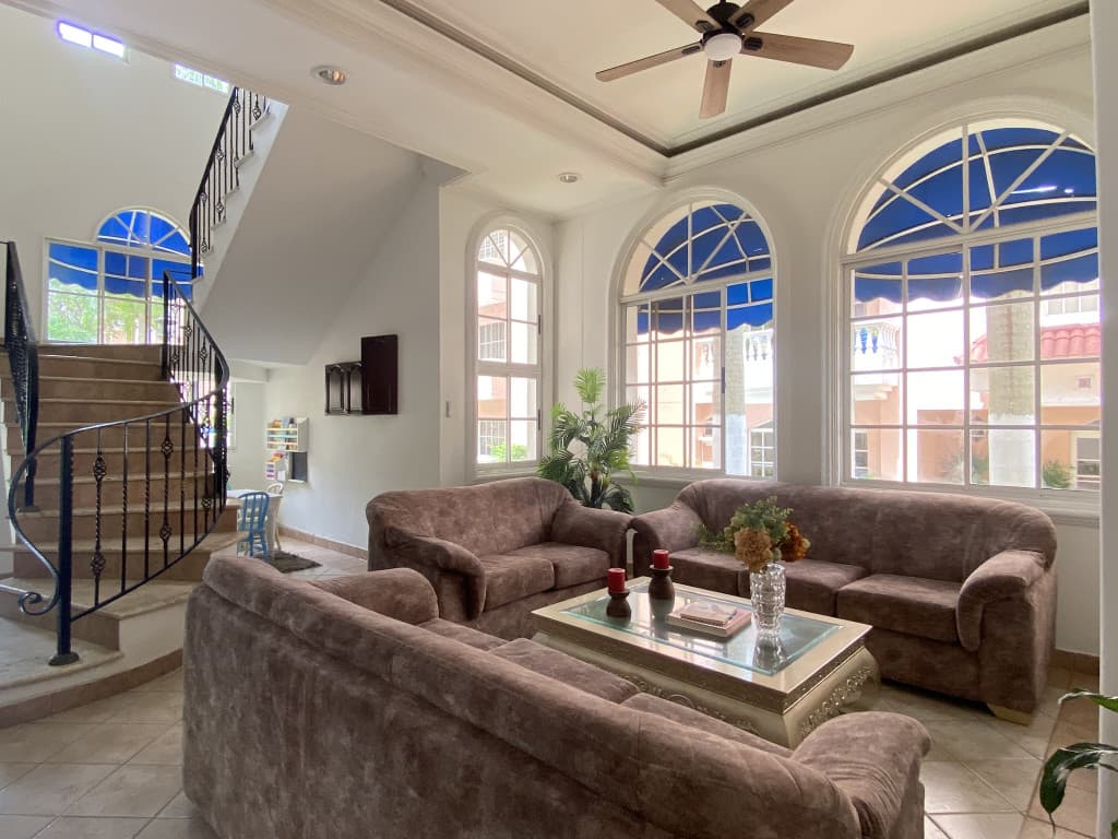 Imagen https://s3-us-west-2.amazonaws.com/pictures.domus.la/inmobiliaria_59/95360_27_1791229022.jpg