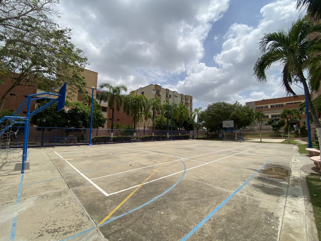 Imagen https://s3-us-west-2.amazonaws.com/pictures.domus.la/inmobiliaria_59/95360_29_1791229032.jpg