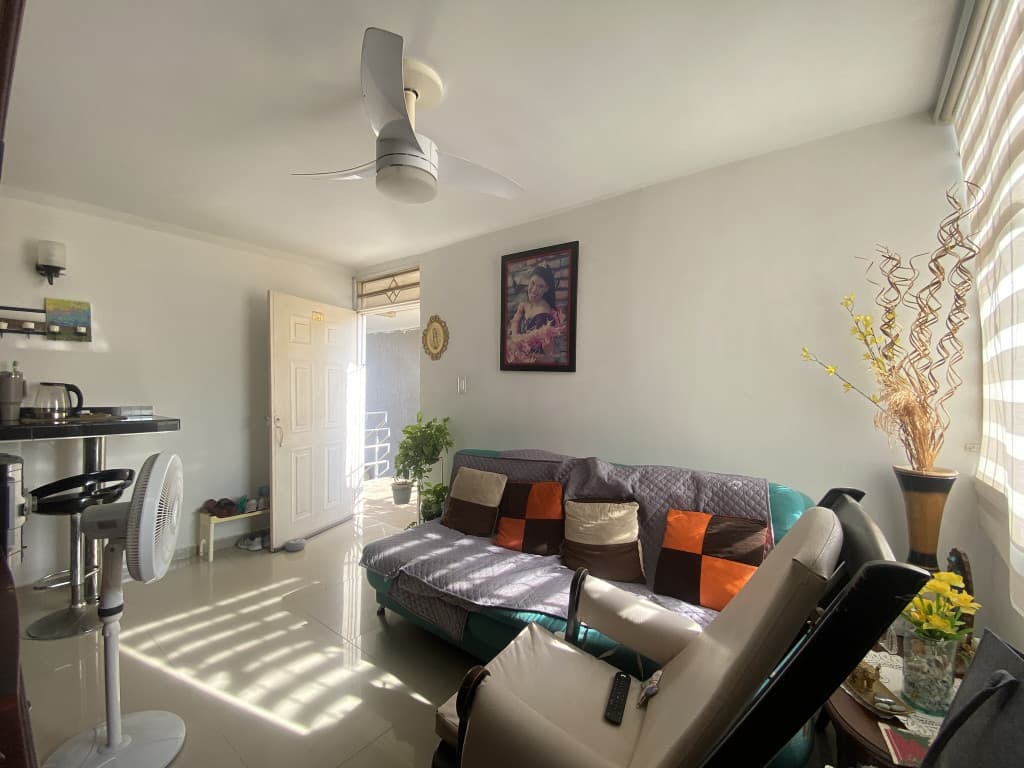Imagen https://s3-us-west-2.amazonaws.com/pictures.domus.la/inmobiliaria_59/95361_5_1791229380.jpg