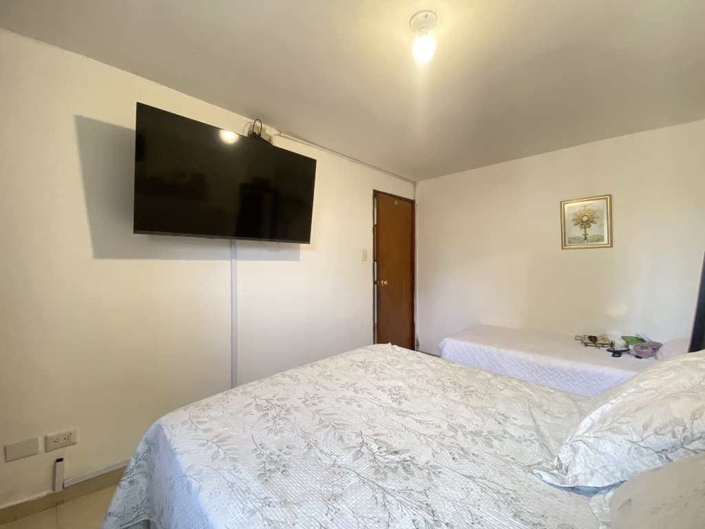 Imagen https://s3-us-west-2.amazonaws.com/pictures.domus.la/inmobiliaria_59/95362_10_1791215366.jpg