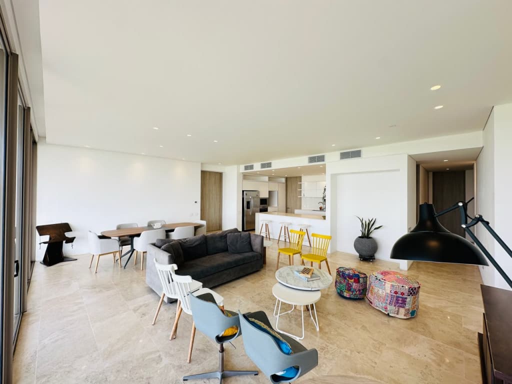 Imagen https://s3-us-west-2.amazonaws.com/pictures.domus.la/inmobiliaria_59/95363_19_1791225330.jpg